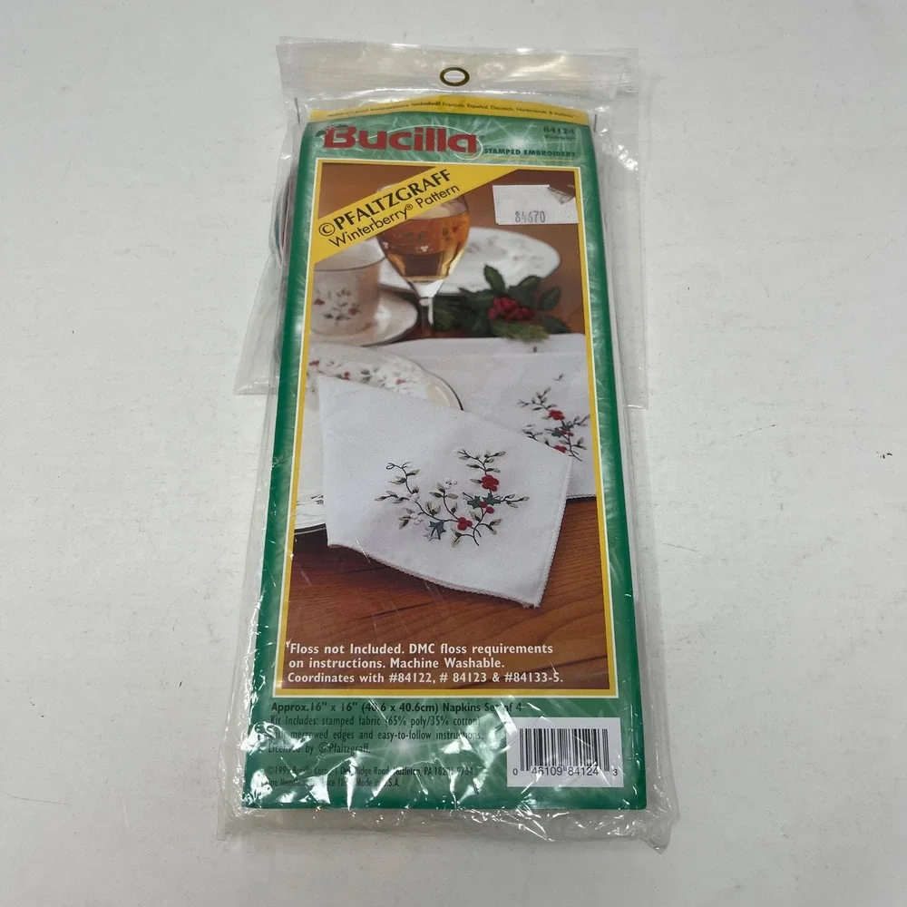 Bucilla Pfaltzgraff Winterberry Stamped Embroidery Napkins Kit 84124 Christmas 4